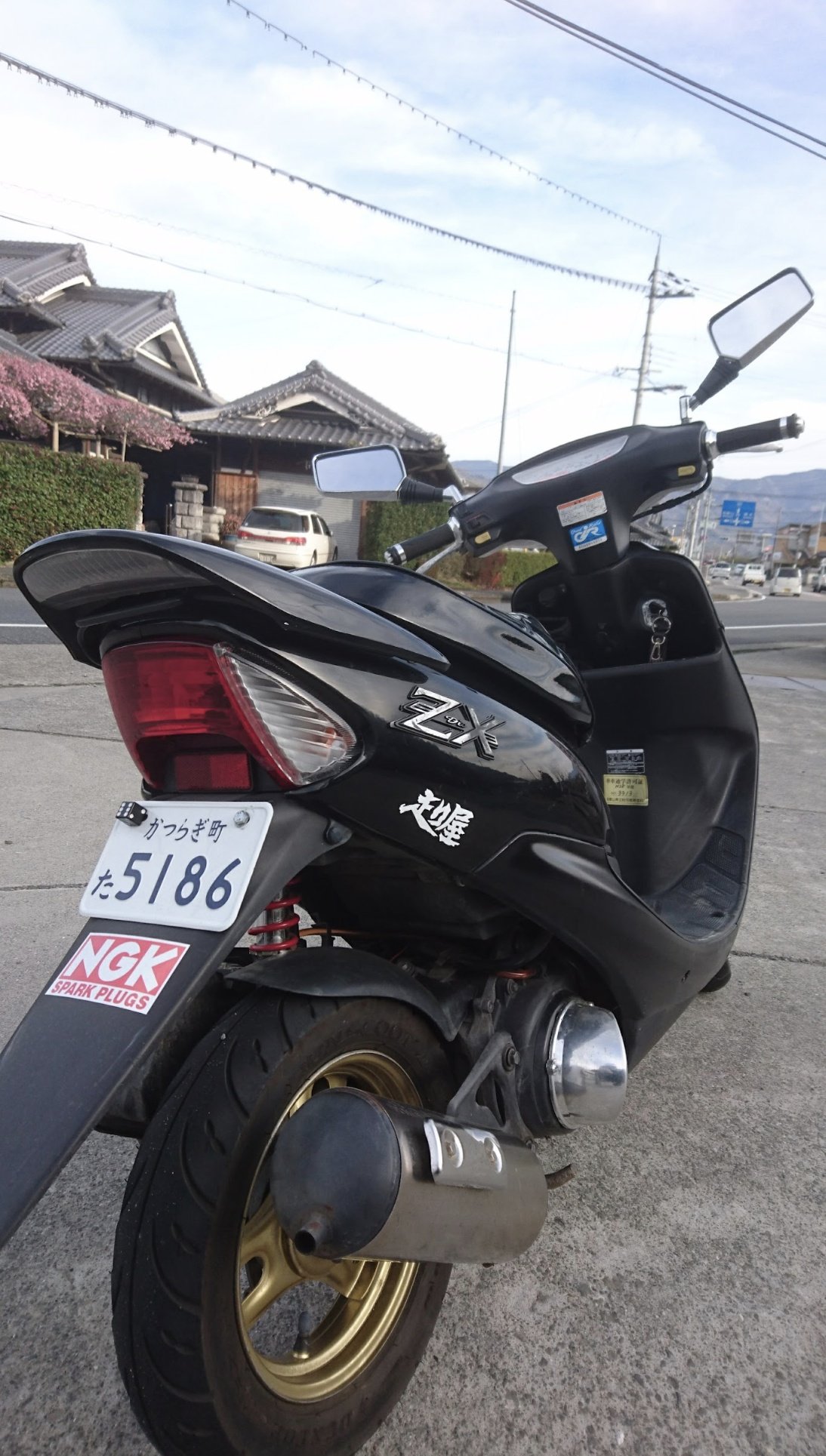 とにかく𝒁𝑿もどきを貼ろう - Search / X