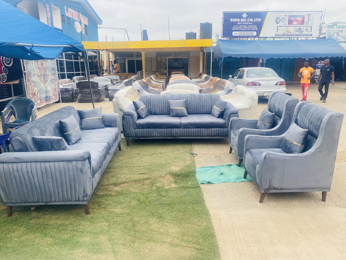 BhigMan_1's tweet photo. I see Durable and affordable Turkish sofas .pls patronize me. @gyaigyimii https://t.co/xbhSUf4NNz