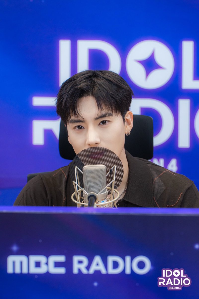 idolradiokorea's tweet photo. [#아이돌라디오4 앨범 250827]

EP#151 케플러 표 쇠맛 이거 많이 좋은 거였네..🖤

예쁜짓만 골라서 하는 에디를
맘껏 예뻐해주면 돼 복복복🫳🫳

@THEBOYZ_officl

#MBC #IDOLRADIO #아이돌라디오 #THEBOYZ #더보이즈 #에릭 https://t.co/ZRFUxbkKyT