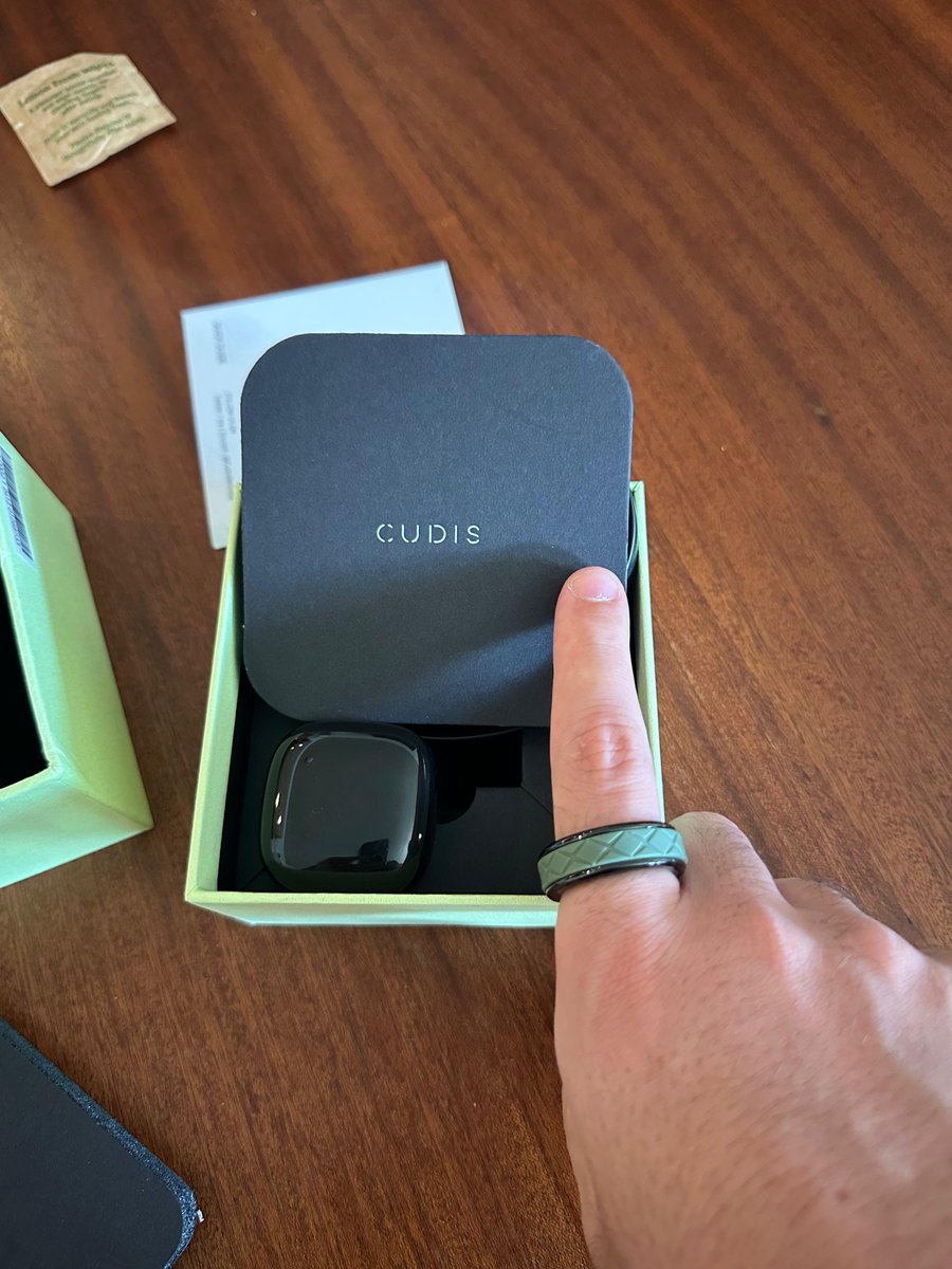 Finally received my <a href="/CudisWellness/">CUDIS</a> Sporty Ring and I'm so juiced for this next year. Can't wait to start Season 2 and farm the hell out of this thing 
#CudisStyle