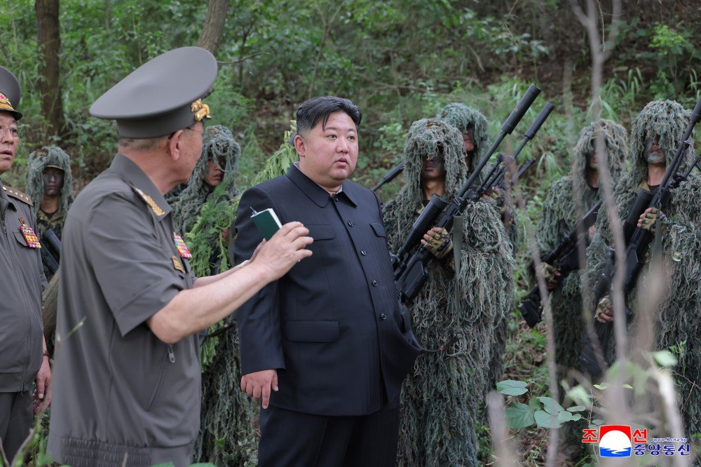 UK_KFL's tweet photo. Respected Comrade Kim Jong Un Visits Special Operation Training Base under General Staff of KPA and Learns about Training of Soldiers https://t.co/Ef6XKMS7JE