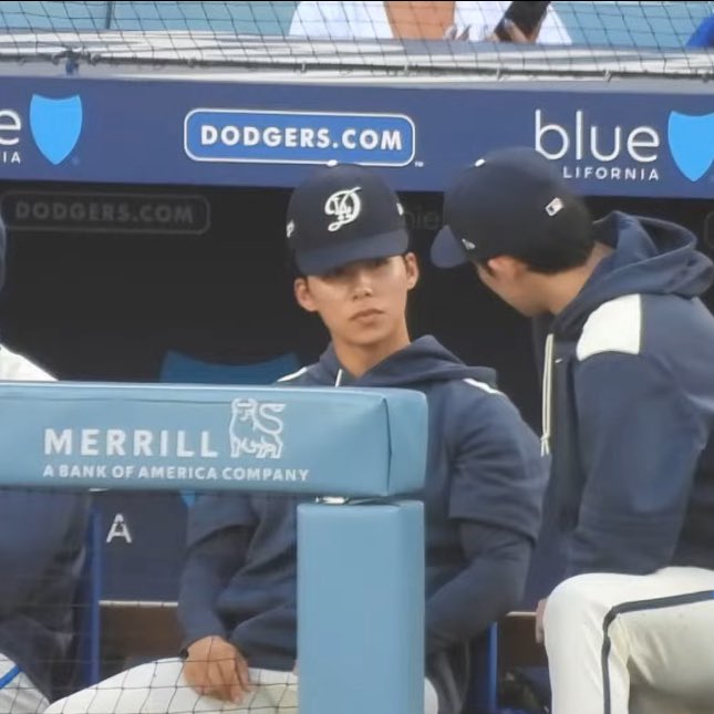 그 형에 그 동생 . . .