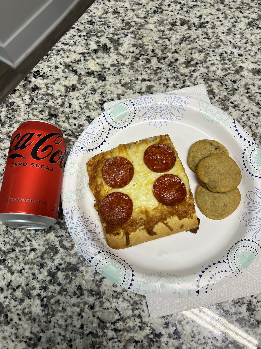 omad last night 😋😋😋😋 (the cookies were v tiny n half raw 😁)