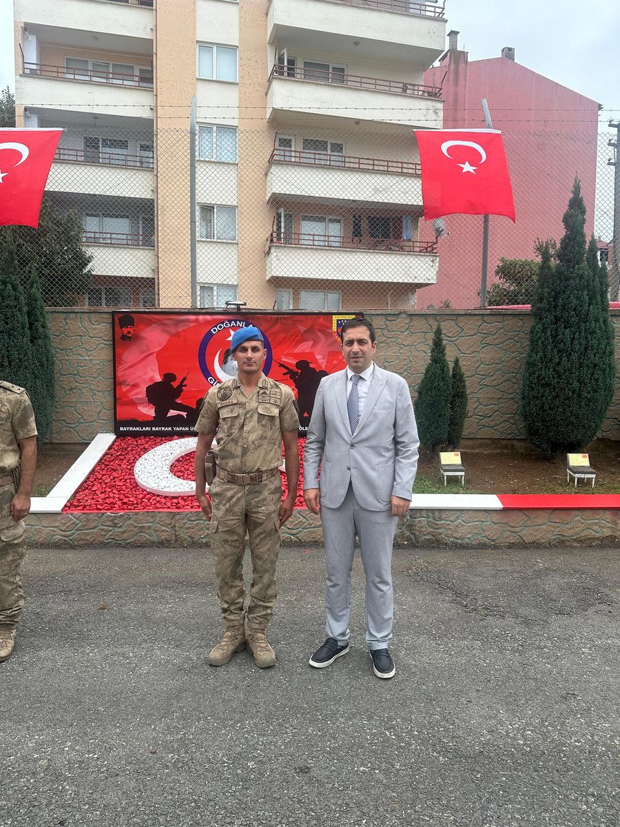 Kaymakamımız Sayın Ömer Faruk TUNCER; Jöh Tabur Komutanlığında düzenlenen Rütbe Terfi Törenine Başsavcımız Hüseyin KOLOĞLU, İlçe J. K. Hüseyin TETİK ve İlçe Emn. Müd. V. Ramazan KAYA ile birlikte katıldı.