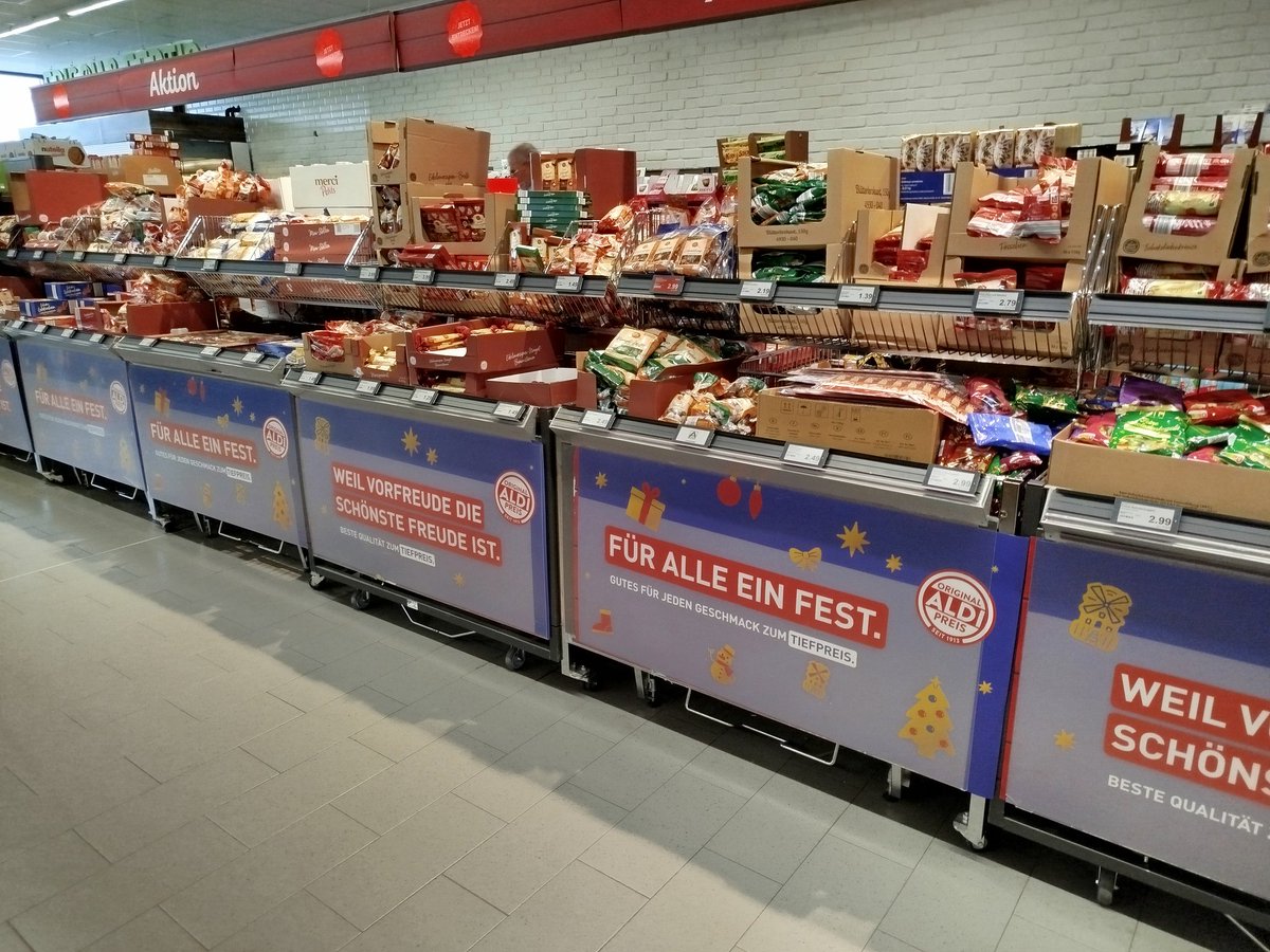 Heute, 28.08.2025.
#Temperatur 23 Grad. Und bei #Aldi ist schon #weihnachten .
Dann bin ich mal der Erste.
Also, #FrohesFest und einen #gutenRutsch .