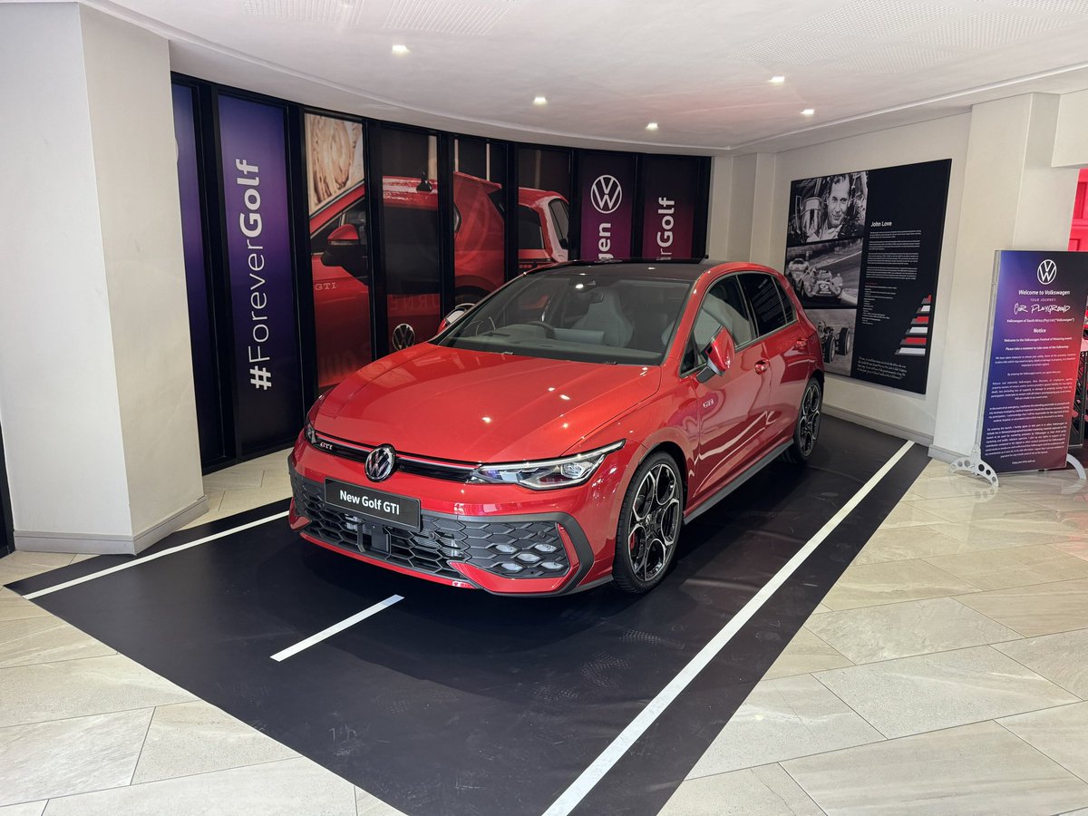 The only significant thing the 8.5 GTI is bringing is that big infotainment screen, coz the screen in the 8 GTI is ass. Kodwa nabo, 1 mitha for a Golf.😭😭