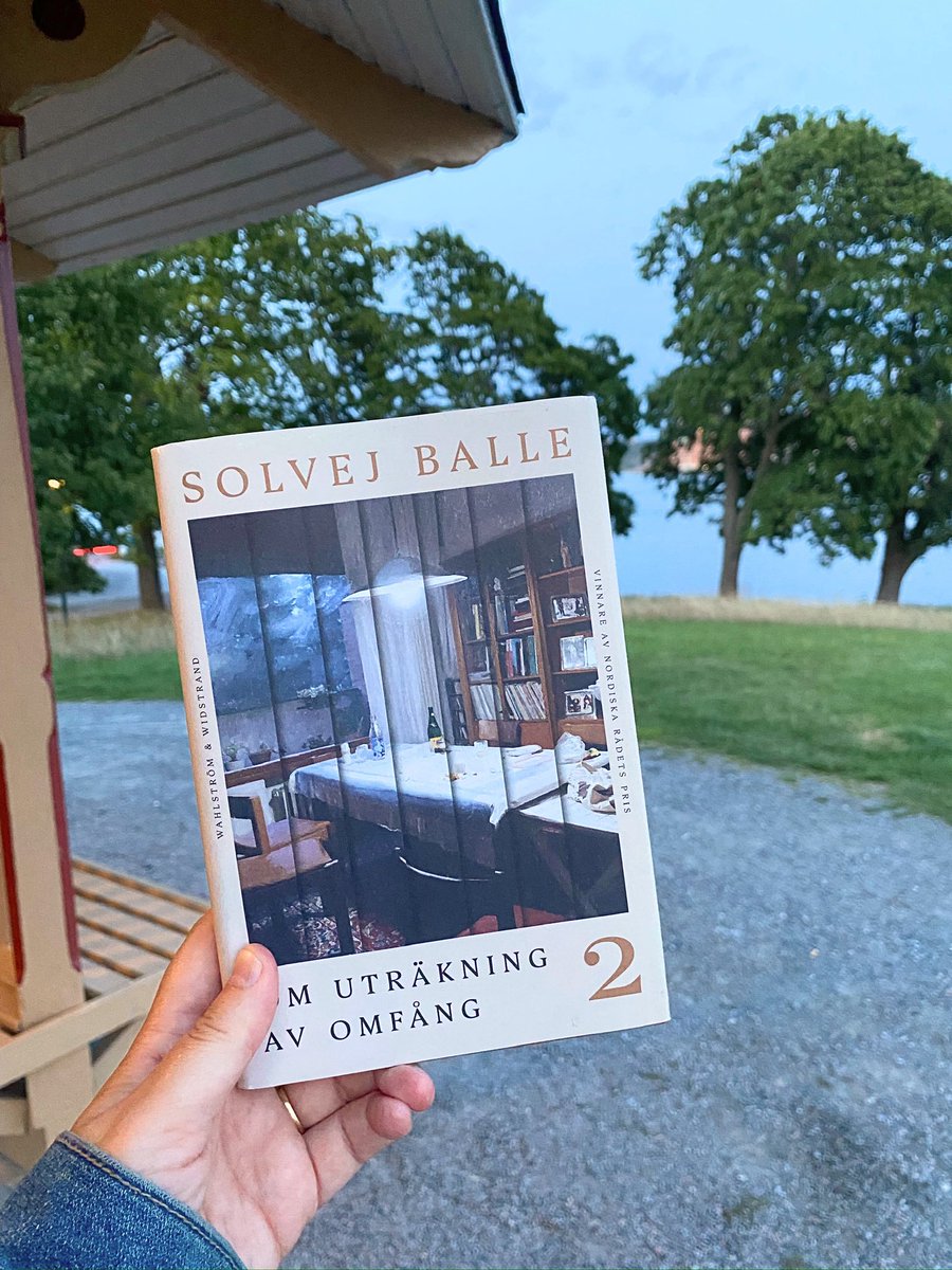 ⏰ Jag har recenserat Om uträkning av omfång 2 av Solvej Balle. Älskar denna serie! Är det en serie du läser? Vad tycker du om den? #books 

instagram.com/p/DNz3OiO2gCo/…