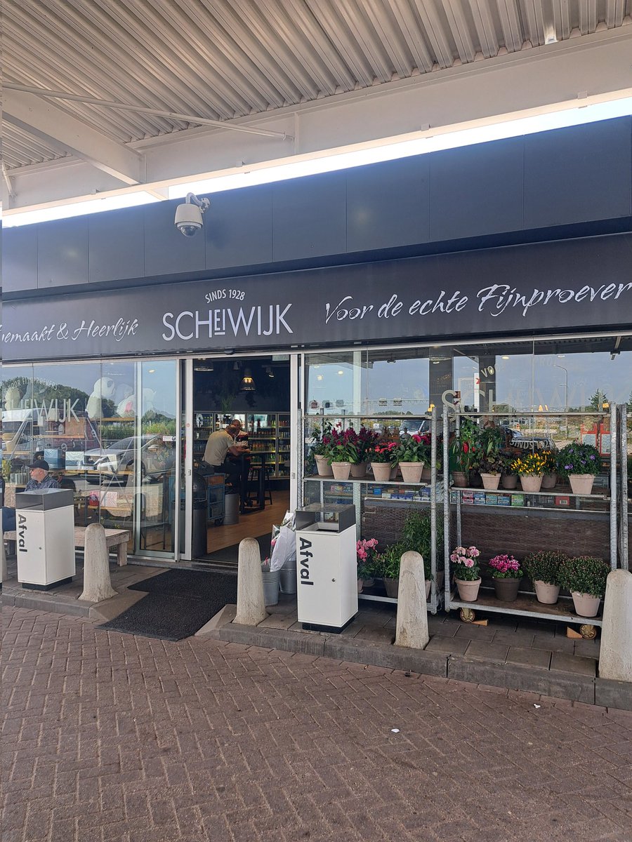 ppeterr's tweet image. Als je je meisje trakteert op een lunch.