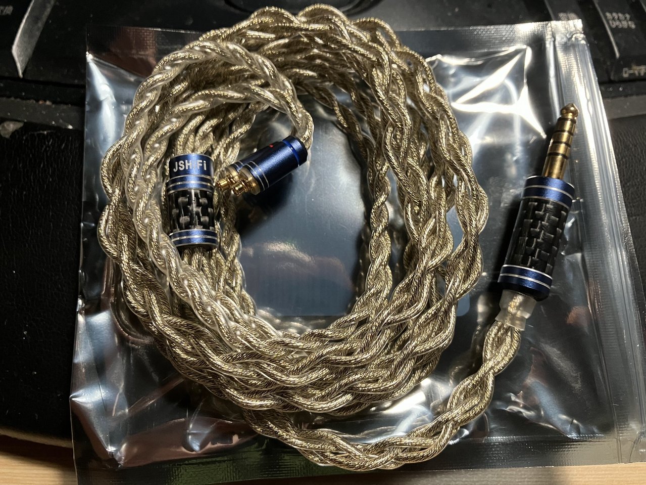 グラフェン単結晶銅銀メッキヘッドホンアップグレードラインmmcx 4.4 グラフェン単結晶銅銀メッキヘッドホンアップグレードラインmmcx