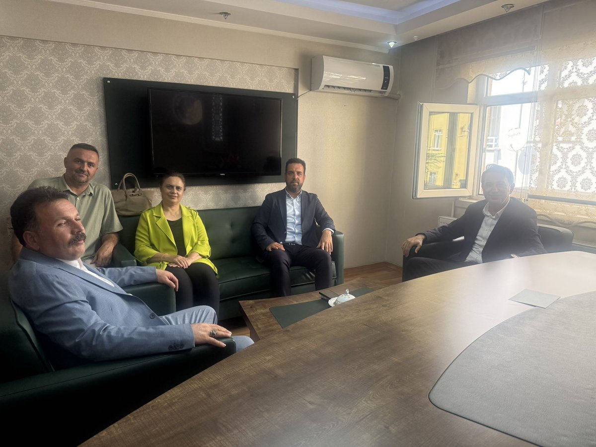 Tayfun KÜTÜK (@tayfunkutuk) on Twitter photo 📌 Şubemize hayırlı olsun ziyaretine gelerek bizleri onurlandıran, <a href="/MemurSenKonf/">Memur-Sen</a> Engelliler Komisyonu Başkanımız/Eğitim-Bir-Sen Çankırı Şube Başkanımız Sn. <a href="/AhmetDonmez_18/">Ahmet DÖNMEZ</a> ile Bingöl Memur-Sen İl Temsilcimiz/Eğitim-Bir-Sen Şube Başkanımız Sn. <a href="/YunusKava/">Yunus KAVA Öğretmen/Sendikacı</a> nazik ziyaretleri ve 📌 Şubemize hayırlı olsun ziyaretine gelerek bizleri onurlandıran, <a href="/MemurSenKonf/">Memur-Sen</a> Engelliler Komisyonu Başkanımız/Eğitim-Bir-Sen Çankırı Şube Başkanımız Sn. <a href="/AhmetDonmez_18/">Ahmet DÖNMEZ</a> ile Bingöl Memur-Sen İl Temsilcimiz/Eğitim-Bir-Sen Şube Başkanımız Sn. <a href="/YunusKava/">Yunus KAVA Öğretmen/Sendikacı</a> nazik ziyaretleri ve