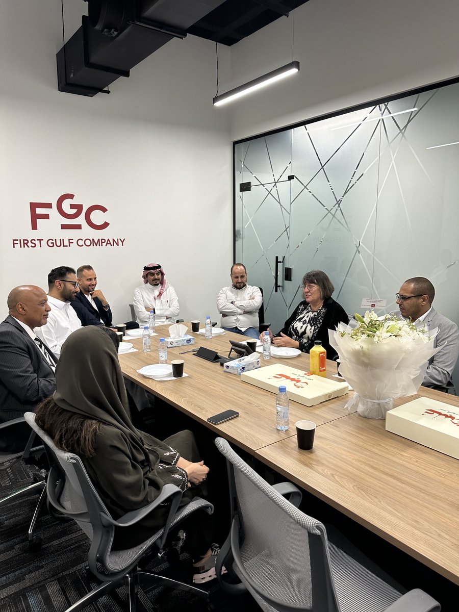 FirstGulfHQ's tweet image. تشرفنا في إدارة المرافق بشركة الخليج الأولى بزيارة من وفد المعهد البريطاني لعلوم التنظيف @BICSc_UK 
استعرضنا عملياتنا والتزامنا بالجودة، وناقشنا أبرز توجهات القطاع، وكيف تسهم 🇸🇦 في وضع معايير جديدة للتميّز.
#إدارة_المرافق #BICSc #السعودية #الجودة