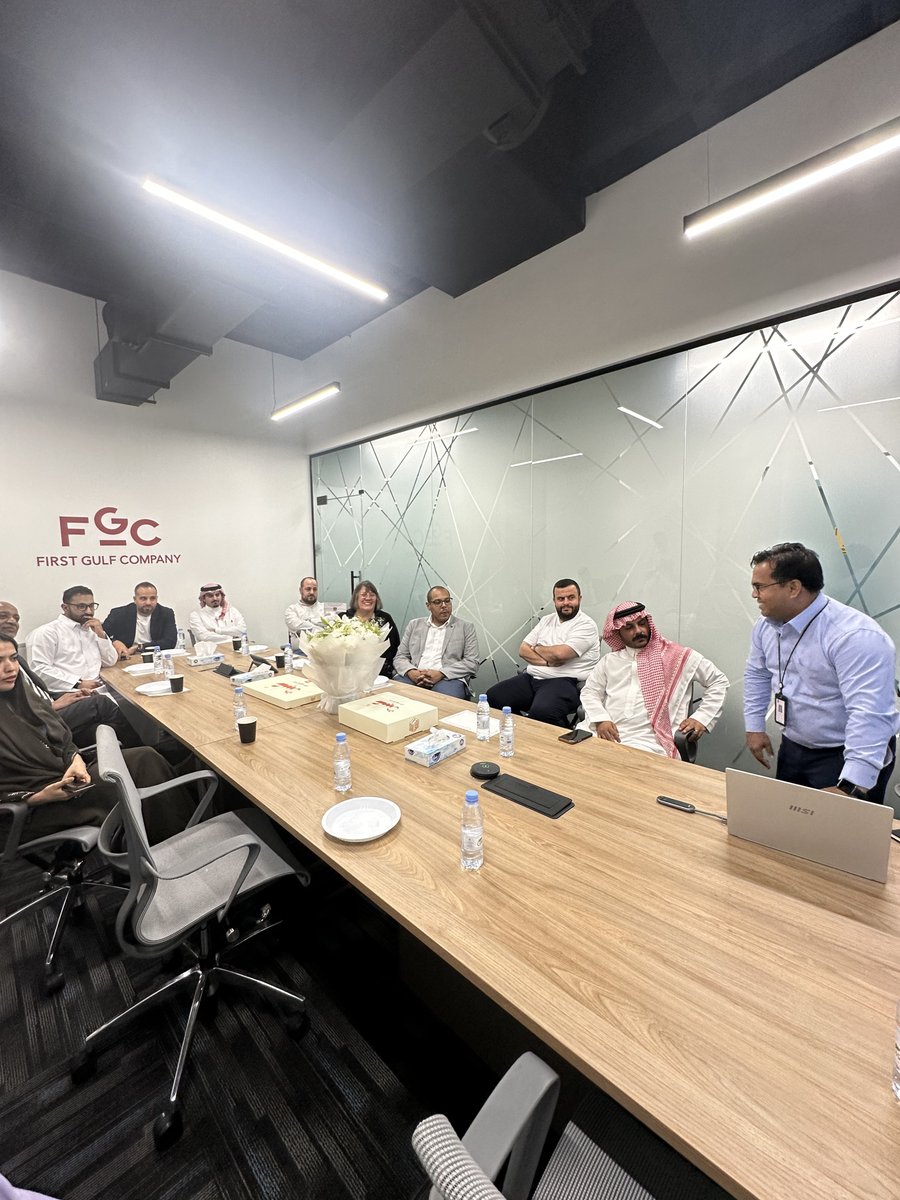 FirstGulfHQ's tweet image. تشرفنا في إدارة المرافق بشركة الخليج الأولى بزيارة من وفد المعهد البريطاني لعلوم التنظيف @BICSc_UK 
استعرضنا عملياتنا والتزامنا بالجودة، وناقشنا أبرز توجهات القطاع، وكيف تسهم 🇸🇦 في وضع معايير جديدة للتميّز.
#إدارة_المرافق #BICSc #السعودية #الجودة
