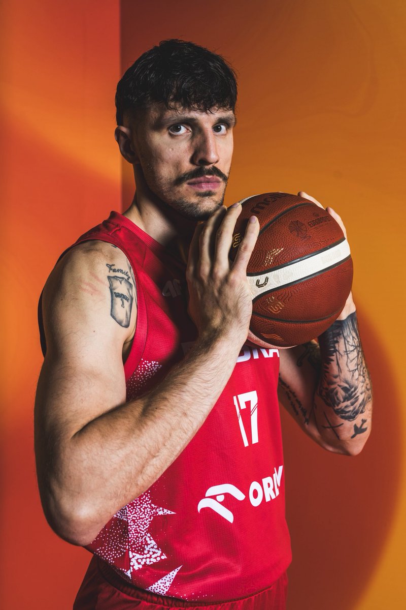 Arriva l'esordio a Katowice per la Polonia del nostro Dom⌛

Al via il Gruppo D ad <a href="/EuroBasket/">FIBA EuroBasket</a>, alle 20:30 la sfida contro la Slovenia di Luka Doncic 🇵🇱