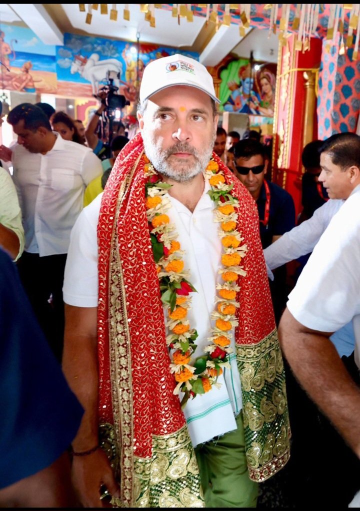 चुनावी हिन्दू आज बिहार के सीतामढ़ी स्थित जानकी मंदिर में।