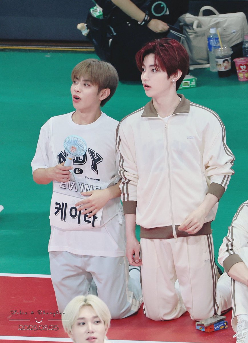 1andkeita's tweet photo. KEITA JUDGING FACE 😂 https://t.co/hsWwWW1prx