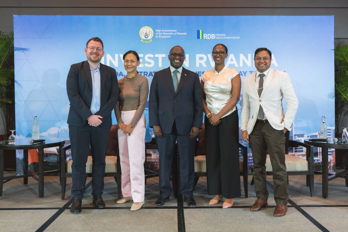Minisitiri w’Ububanyi n’Amahanga, Amb. Olivier Nduhungirehe, uri i Singapore aho yitabiriye Inama y’Ubucuruzi hagati ya Afurika na Singapore, ku mugoroba wo ku wa Kane, yitabiriye igikorwa cya “Rwanda Investment Roadshow”, cyateguwe n’Urwego rw’Igihugu rushinzwe Iterambere (RDB).