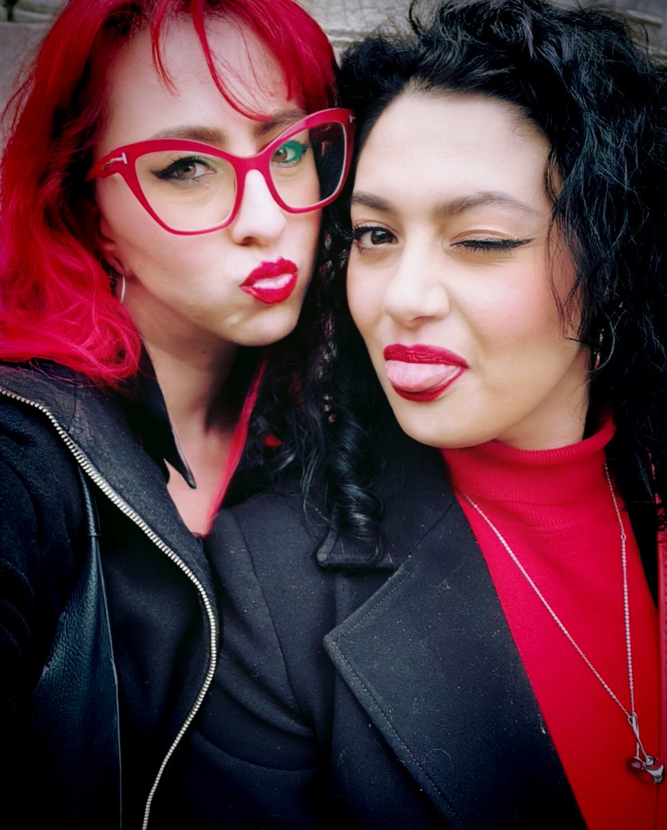 ℝⅇ𝕕 𝕃ⅈ𝕡𝕤𝕥ⅈ𝕔Ԟ 💋🖤❣️🎧🎶 (@redlipstick2117) on Twitter photo Le persone allegre sono come luce del sole :
Rallegrano chiunque abbiano intorno a sé.
H. W. Beecher
Nessuna luce splende più di te amica.
Mi manchi <a href="/fairydellaluna/">🦋ᖴᗩIᖇY ᗪᗴᒪᒪᗩ ᒪᑌᑎᗩ 🌙®️</a> 🩷 Le persone allegre sono come luce del sole :
Rallegrano chiunque abbiano intorno a sé.
H. W. Beecher
Nessuna luce splende più di te amica.
Mi manchi <a href="/fairydellaluna/">🦋ᖴᗩIᖇY ᗪᗴᒪᒪᗩ ᒪᑌᑎᗩ 🌙®️</a> 🩷
