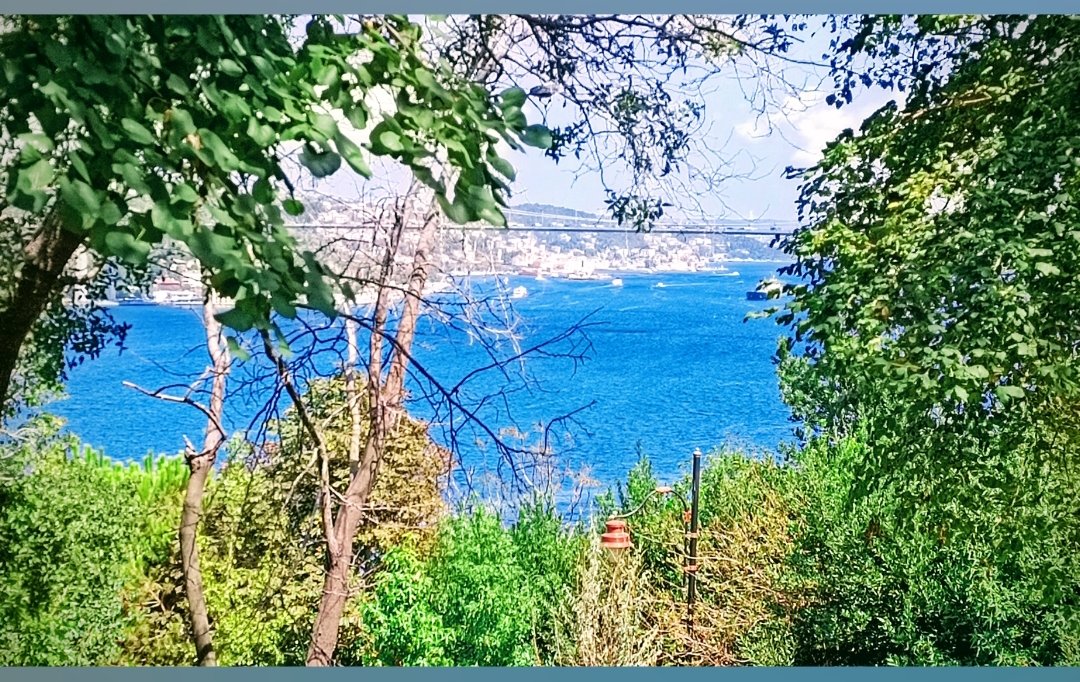 Şöyle bir yerde kahvaltı yapmalık bir günmüş. Size de günaydın...🌸