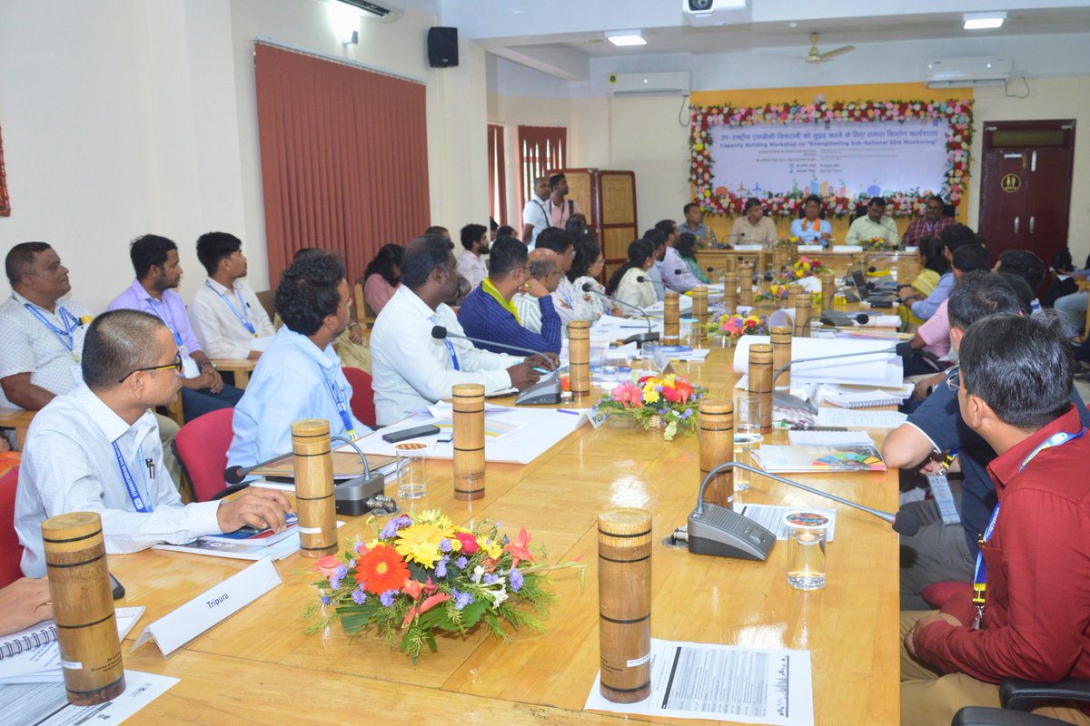 UNDP_India's tweet photo. States & UTs are the driving force of India’s #SDG journey, & strong subnational data = stronger national progress 📊

@GoIStats, @UNDP_India & Govt of #Tripura convened a workshop in Agartala to help state govts of Puducherry, Sikkim, Lakshadweep, Telangana, West Bengal & New Delhi finalize their subnational #SDG indicators. 

Together, we also focused on gender & climate markers for truly inclusive development 🌱♀

🔗 https://t.co/krAMpIZCcq