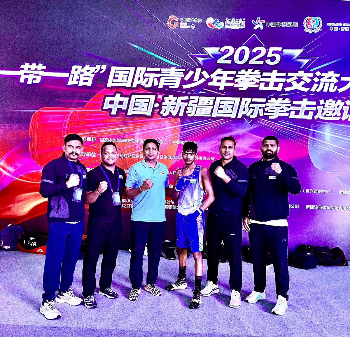 DDNewslive's tweet image. 🥊 India’s Juniors Shine in China!
26 Indian boxers reached the semifinals at the 3rd Belt and Road Youth Boxing Gala, securing 26 medals! 🇮🇳 Outstanding wins from boys and girls against tough opponents keep Team India’s momentum strong.
#IndianBoxing #YouthBoxing #TeamIndia…