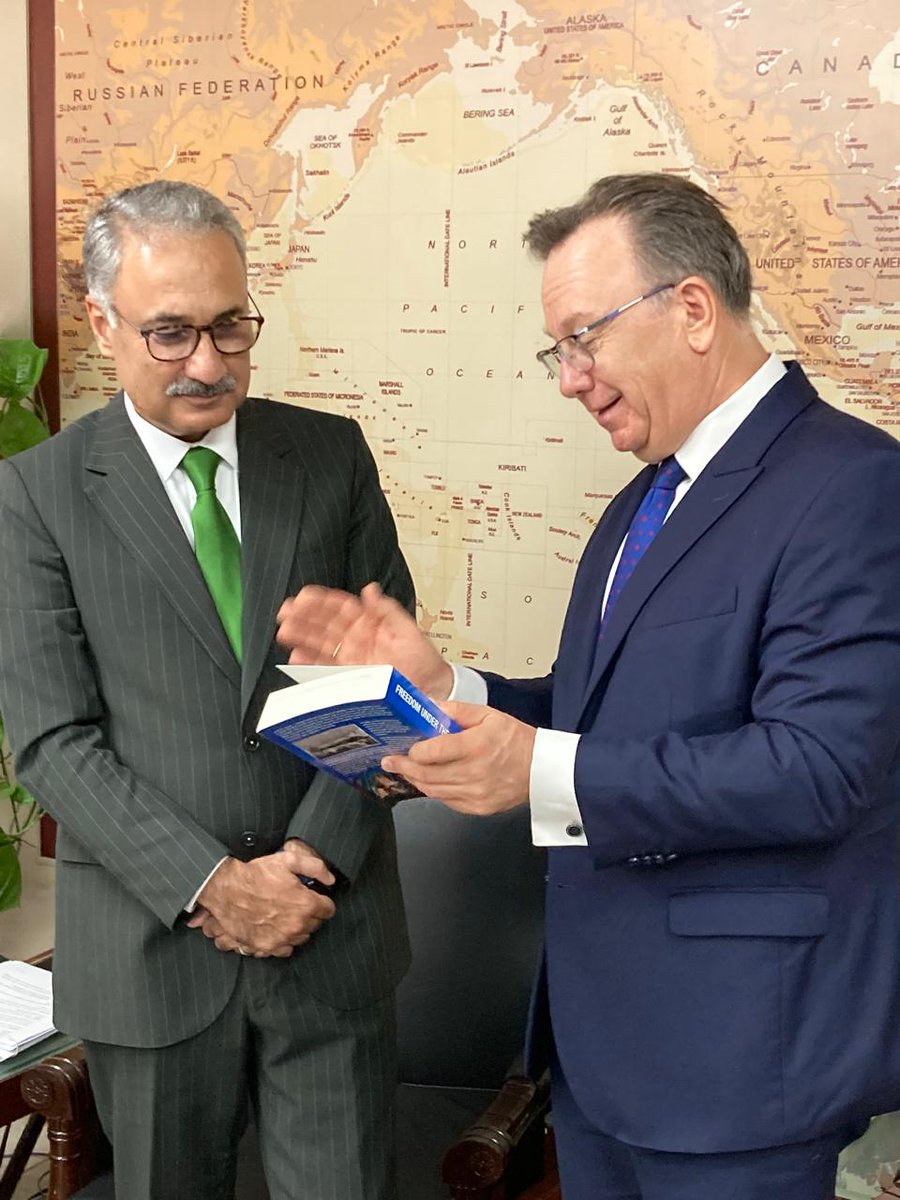 Amb. <a href="/maciejpisarski/">Maciej Pisarski</a> engaged in a fruitful conversation with Dr. Kazim Niaz, Secretary at the Min. of Economic Affairs. With 🇵🇱🇵🇰 trade hitting 1 bln.$ and substation investments in 🇵🇰 by 🇵🇱 Orlen, the dialogue focused on identifying new opportunities for economic collaboration.