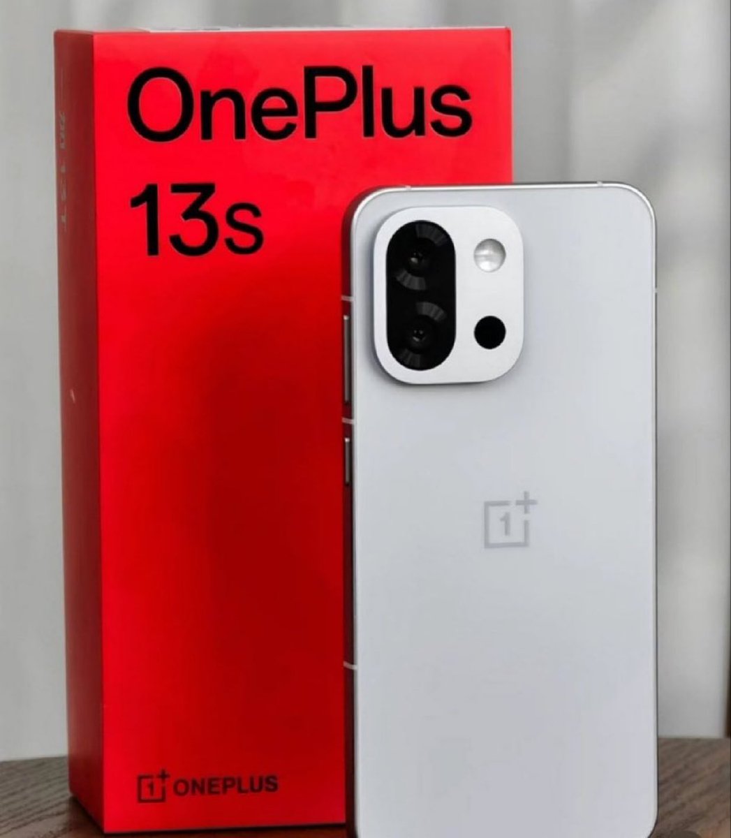 Oneplus 13s 

12GB +256GB~ Kshs 78,000
12GB+512GB~Kshs 86,000

•Display- 6.32 inch LTPO AMOLED ,1B colors,120Hz ,2160Hz PWM, Dolby vision, HDR10+, HDR VIVID
•Android 15 Oxygen OS 15
•Chipset -Snapdragon 8 elite (3nm)
•CPU-4.32 GHz
•Main Camera-50 MP+50 MP
•Selfie -32MPUnder