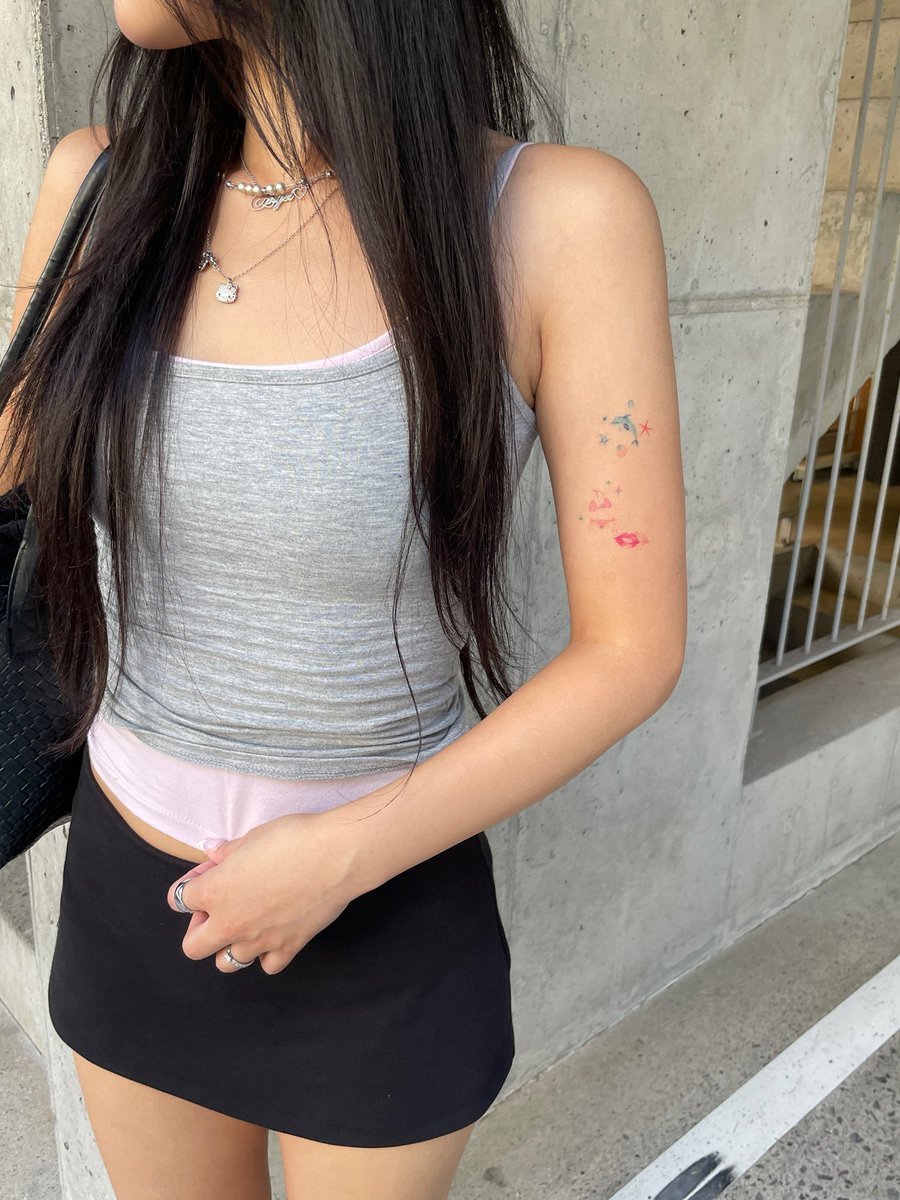 imlazystudios's tweet image. 타투 아티스트 해윰님의 아기자기한 미니타투를 타투스티커로 경험해보세요🍉🐬

✧ HAEYUM 03

🇰🇷 lazystudios.co.kr/ALL/?idx=3483

#temporarytattoo #타투스티커 #tattoosticker