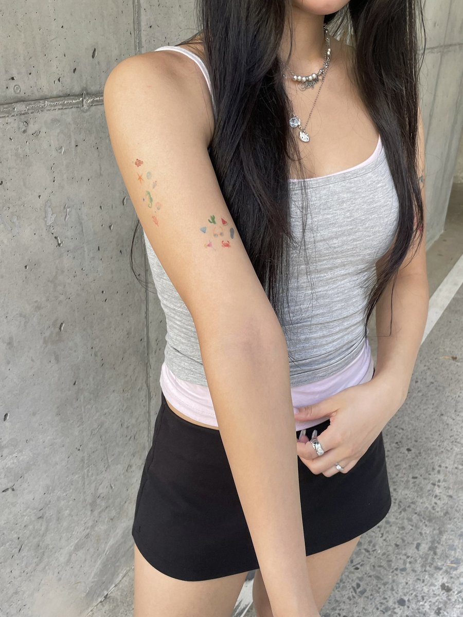 imlazystudios's tweet image. 타투 아티스트 해윰님의 아기자기한 미니타투를 타투스티커로 경험해보세요🍉🐬

✧ HAEYUM 03

🇰🇷 lazystudios.co.kr/ALL/?idx=3483

#temporarytattoo #타투스티커 #tattoosticker