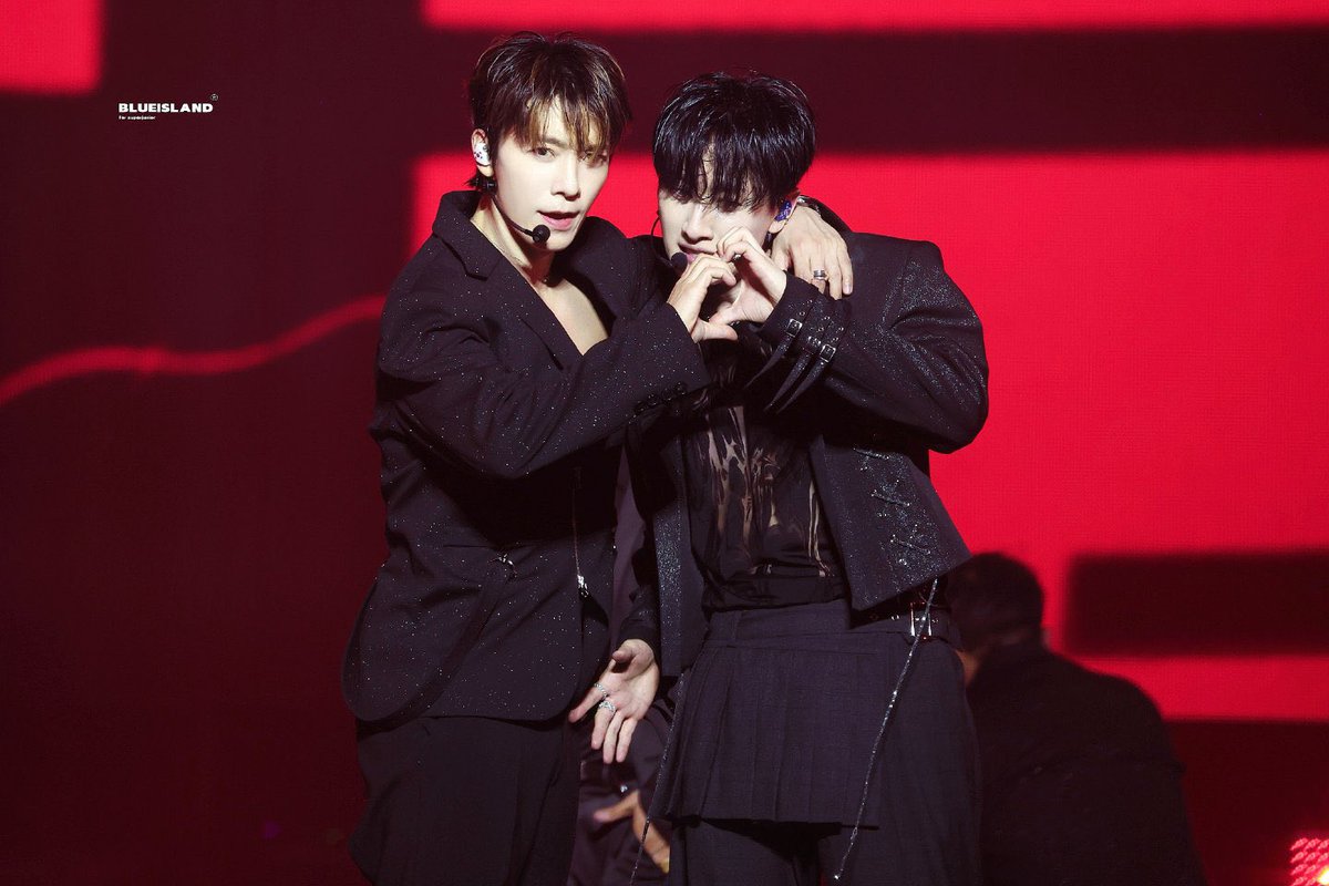 Fairy520's tweet photo. 看到李俩心情就好💙

#donghae #leedonghae #leehyukjae #eunhyuk #SUPERJUNIOR https://t.co/sSUpBj6sps