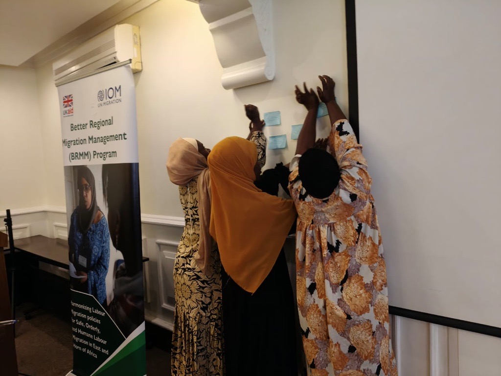 IOMTanzania's tweet photo. The training was led by @IOMTanzania in partnership with the Prime Minister's Office – Labour, Youth, Employment and Persons with Disabilities, and supported by @FCDOGovUK, the training strengthens participants’ financial know-how before they embark on work abroad. https://t.co/TRqaWYSXxI