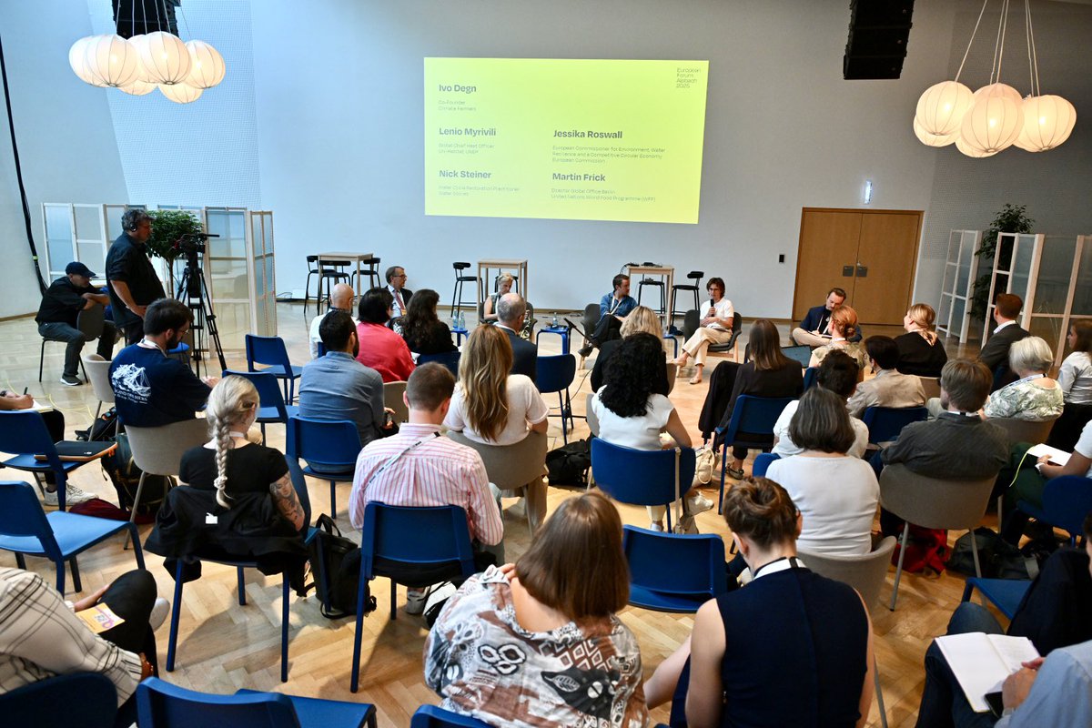 EU-Umweltkommissarin <a href="/JessikaRoswall/">Jessika Roswall</a> beim <a href="/forumalpbach/">EuropeanForumAlpbach</a>: 

Europäische Einigkeit ist in vielerlei Hinsicht bedeutend, auch für Umwelt- und Klimaschutz. 

Wettbewerbsfähigkeit &amp; grüne Transformation sind kein Widerspruch – im Gegenteil, es gibt eine starke Wechselwirkung.
🇪🇺🇦🇹⛰️