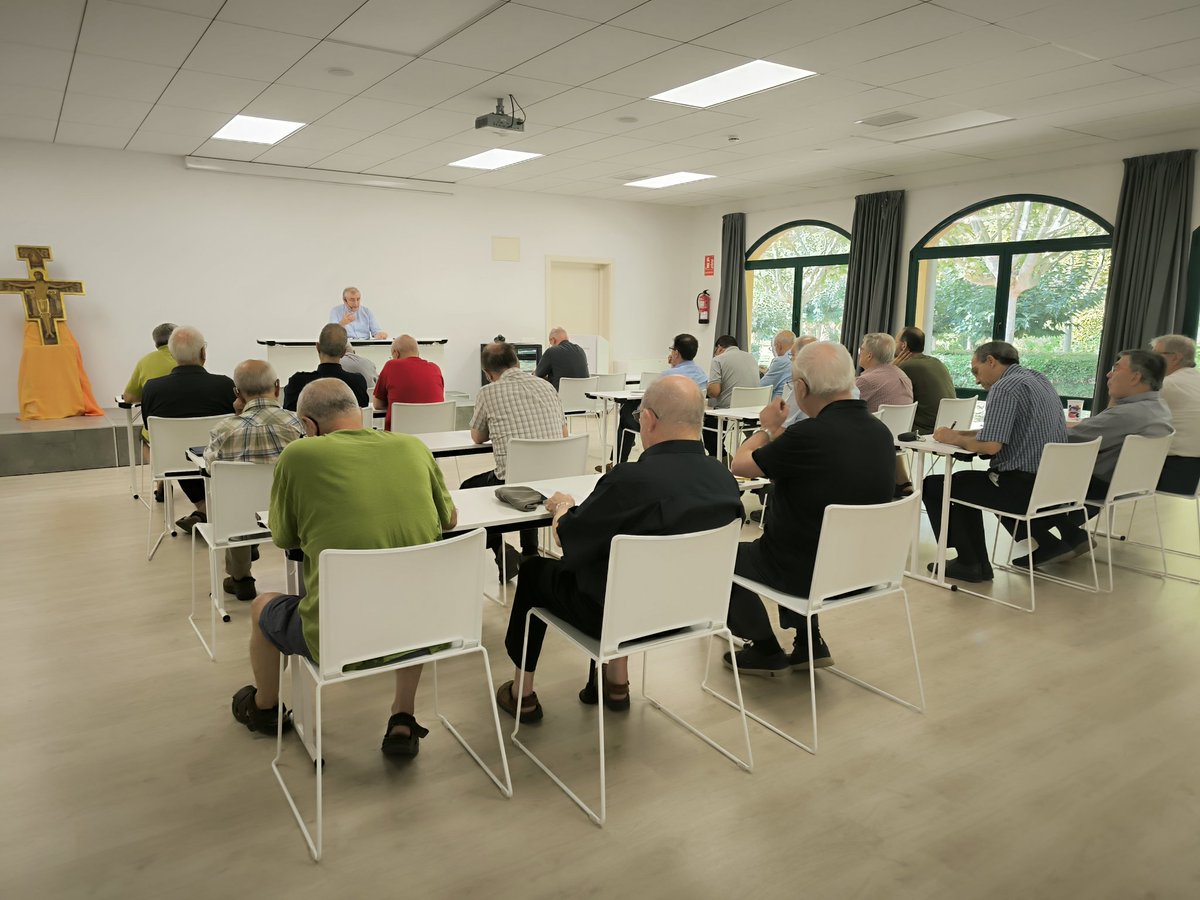Aquesta setmana, un grup de preveres i diaques de la diòcesi som a la Casa Santa Elena de Solius, on rebem del P. Agustí Borrell les seves reflexions sobre l'esperança en l'Any Jubilar dedicat a aquesta virtut.