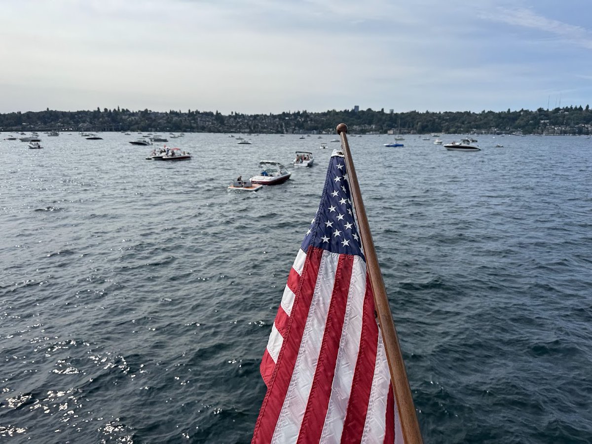 IvDogg's tweet image. More from the Seafair #SeattleSeafair #BlueAngels #SeaFair #Seattle #WaterwayCruises #GuidepointSecurity #Abnormal #CrowdStrike #Cyera #ImmersiveLabs #IslandBrowser #Netskope #OrcaSecurity