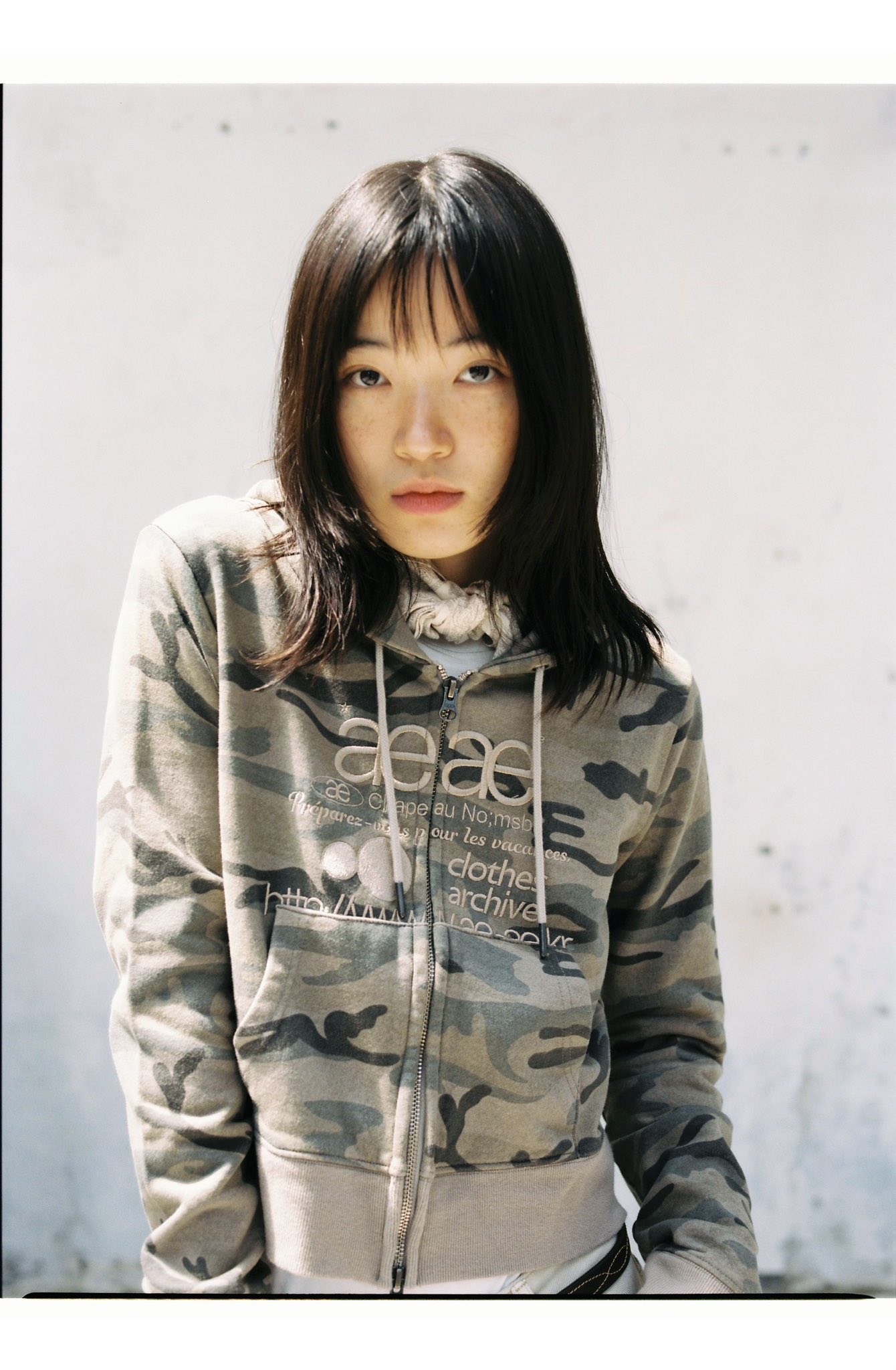 【AEAE】WEB LOGO CROP HOOD ZIP UP WEB LOGO CROP HOOD ZIP UP（パーカー）｜aeae