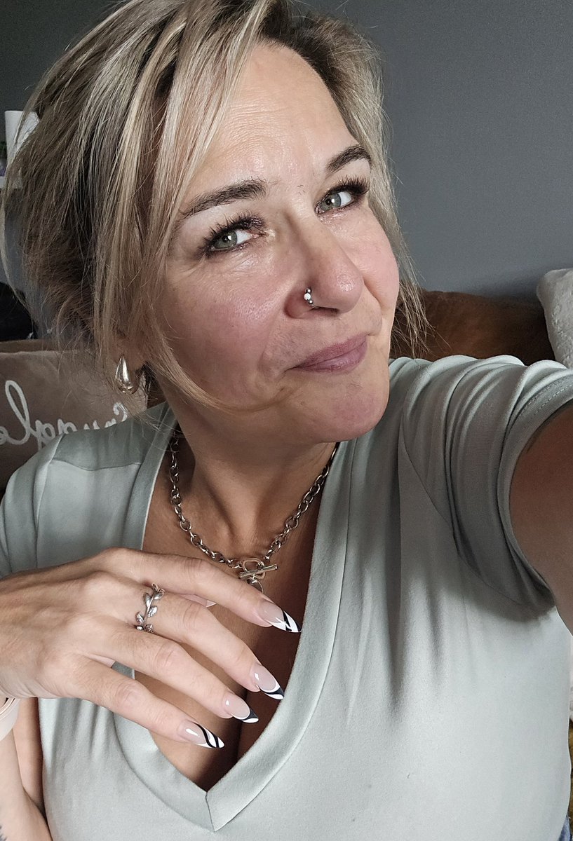 MrsProcrastination tweet media