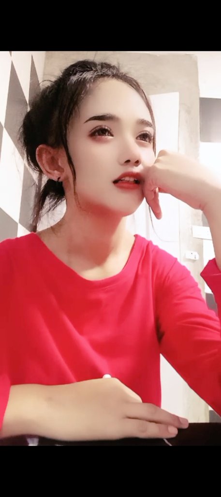 ขนาดแค่เผลอนะเนี่ยยังน่ารักขนาดนี้เลยอยากกินเบียร์ 
หาคนเลี้ยงไม่ได้5555