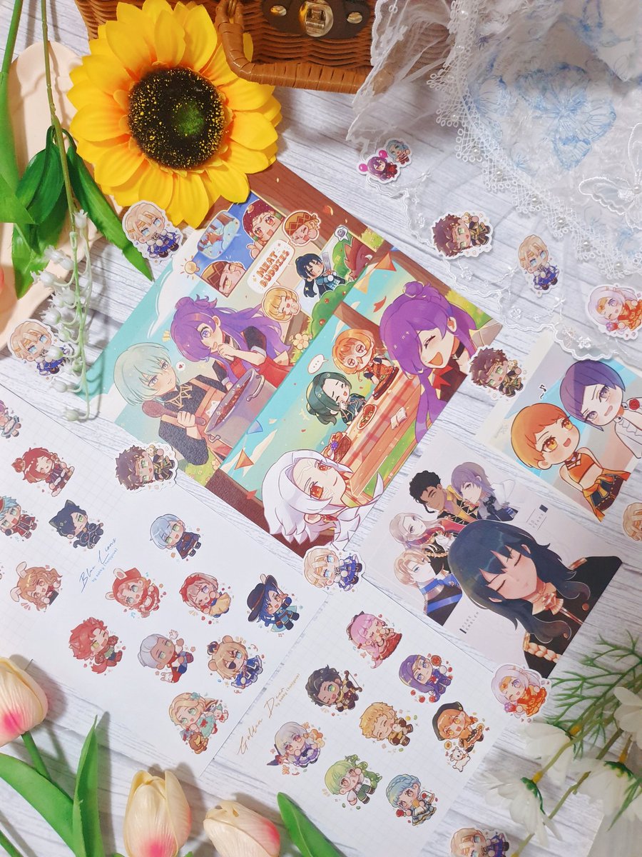 🌷　SHIPPING UPDATE　📦

🌸 All non-US orders have labels created and paid for, and will be shipped either this weekend or next Monday at the latest.

🌸 Address form for the first batch of merch commissions will be sent out this weekend!