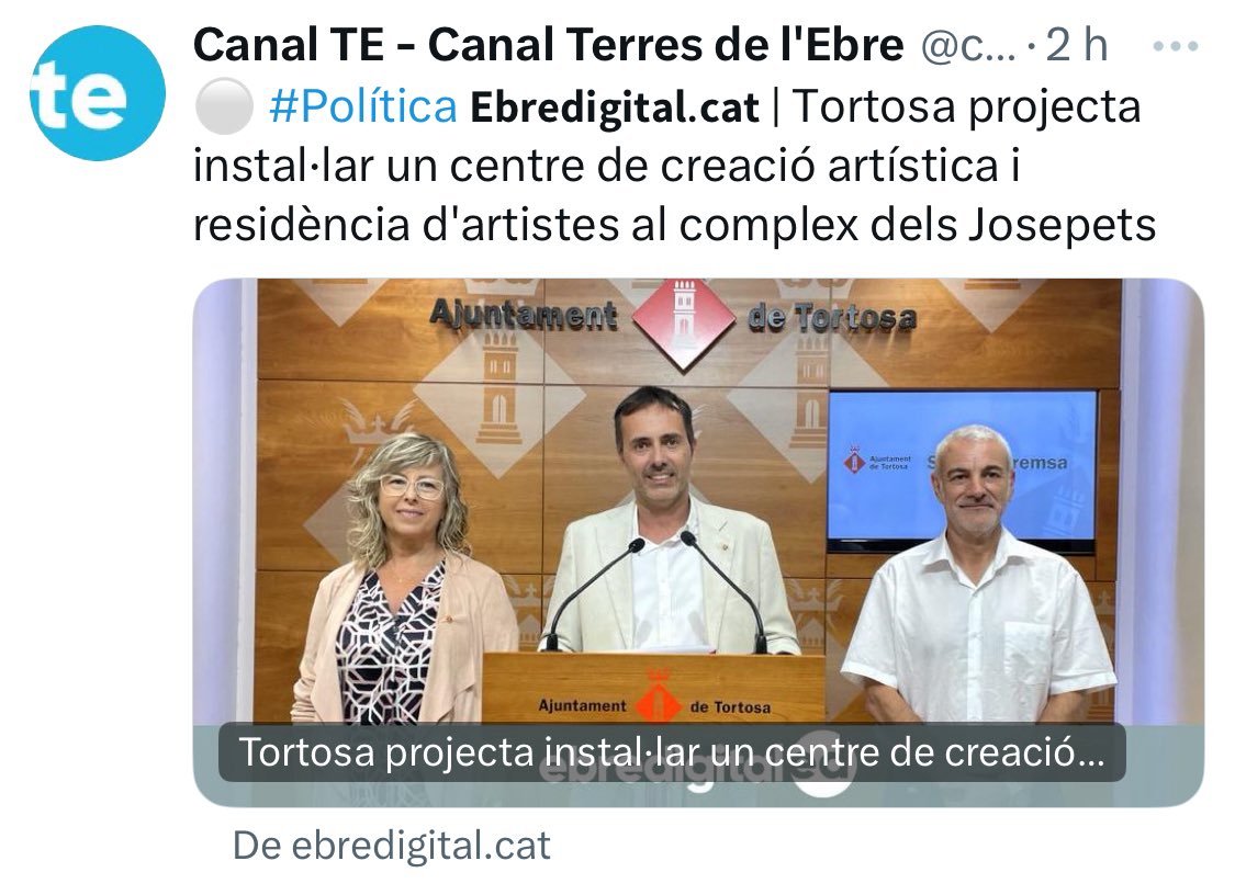 A #Tortosa  en ple mes d’agost, i el #tripartit   cantant la nadala “El 25 de desembre” 💨 💨 💨
Però com diu la dita popular on on hi ha 💨 hi ha 🔥