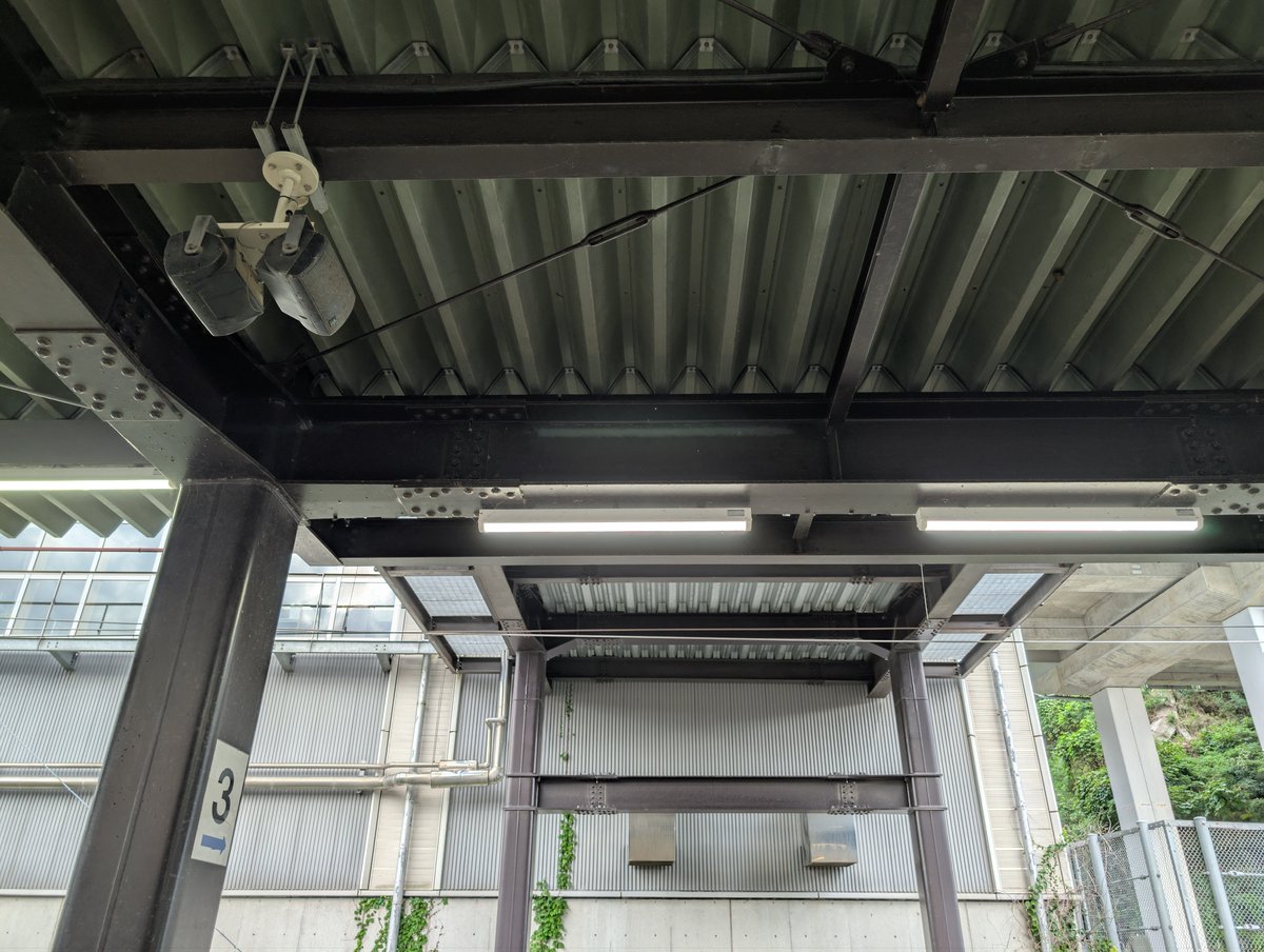 IGRいわて沼宮内駅の吊り下げ型駅名標が撤去されていました
before / after