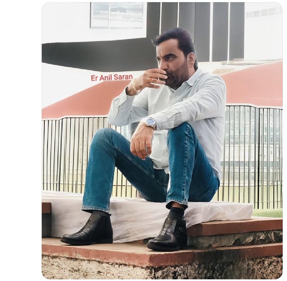 संघर्ष की राह कठिन ज़रूर होती है, लेकिन हनुमान बेनीवाल जी का संघर्ष कभी व्यर्थ नहीं जाता।
हाईकोर्ट का SI भर्ती 2021 रद्द करने का निर्णय जनता की जीत है और बेनीवाल जी की ऐतिहासिक लड़ाई का परिणाम। 🔰

 #SI_भर्ती_2021 
#HanumanBeniwal 
#si_भर्ती_2021_रद्द