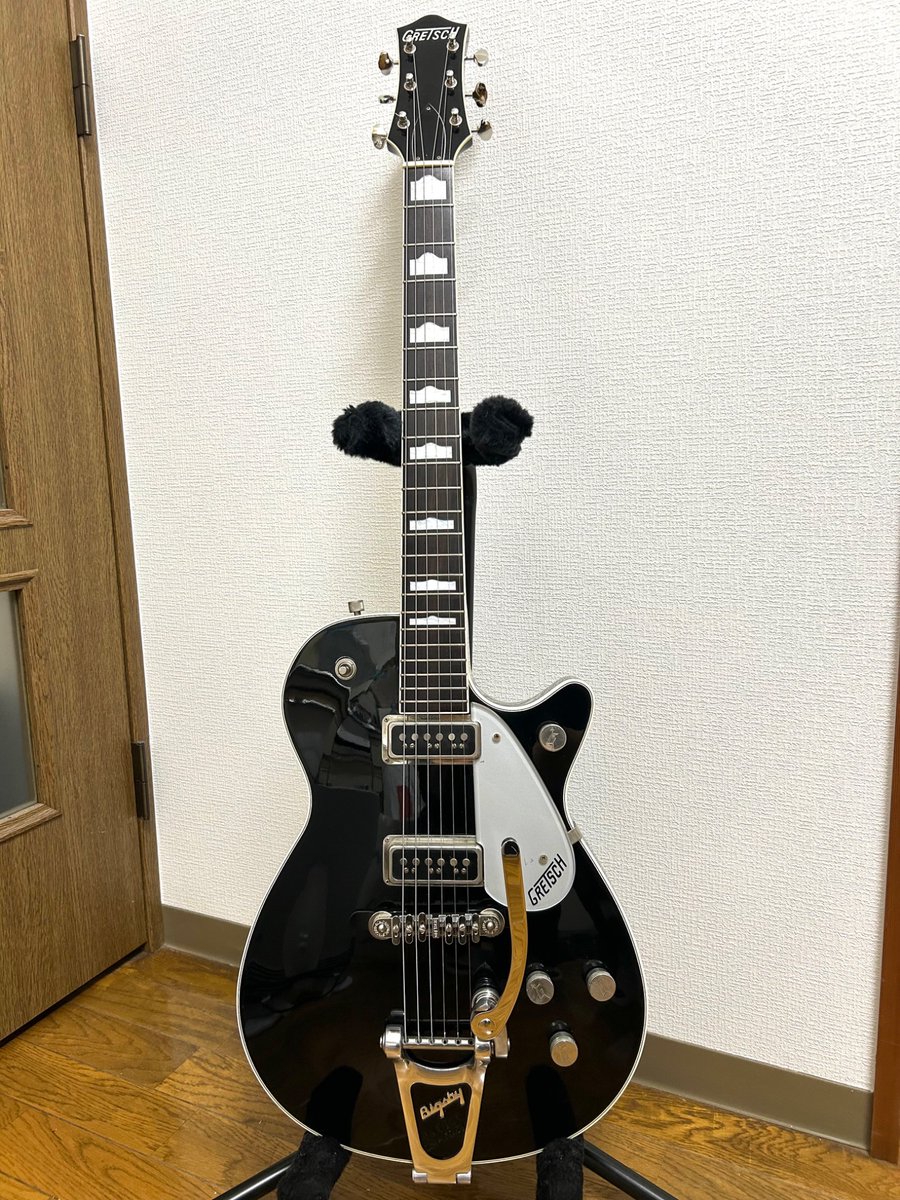 昔は佐野さんと全く同じギターを追い求めていたんだけど
最近、メーカーは同じでも
「似て非なる」ギターを持って気分ぶち上げることにした。
佐野さんは唯一無二だからね。
＃佐野元春
＃佐野元春45th