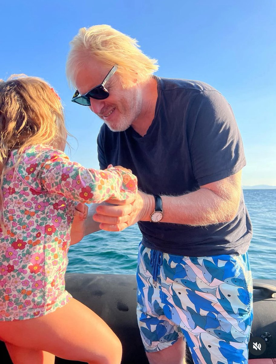 tomhfh's tweet photo. BREAKING: Bearded Boris https://t.co/YIJAEgm2dw