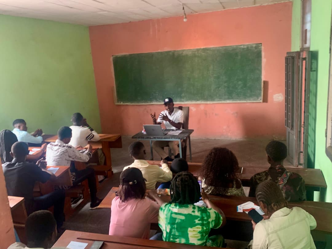 GroupeCIDEsoli's tweet image. Café rencontre du groupe CIDE NGABA/, dimanche 24 août 2025.

Rejoignez le Groupe CIDE Solidarité en appelant au  0815 452 055