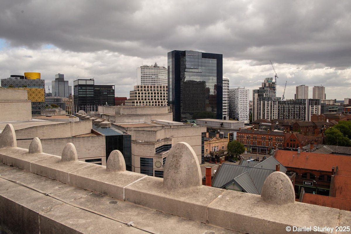 Daniel_Sturley's tweet photo. #Birmingham UK, two views of #MuddleEarth 😃
#BirminghamWeAre #Architecture #AllTypes
#Photography
https://t.co/zbuUWe7o9H https://t.co/K1IFgyQWH5