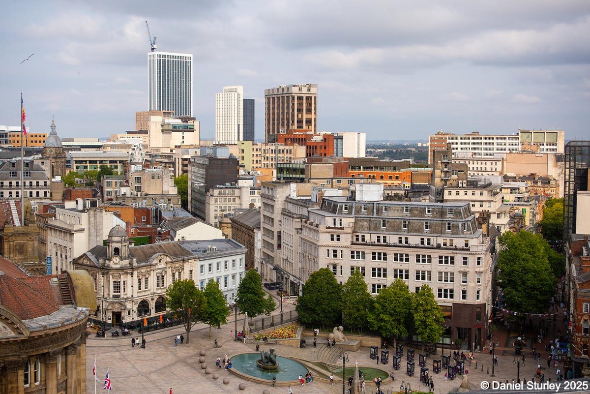 Daniel_Sturley's tweet photo. #Birmingham UK, two views of #MuddleEarth 😃
#BirminghamWeAre #Architecture #AllTypes
#Photography
https://t.co/zbuUWe7o9H https://t.co/K1IFgyQWH5