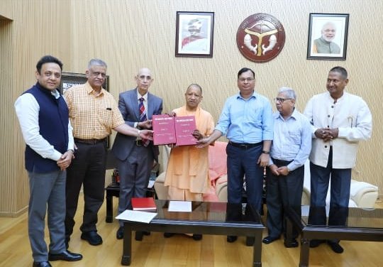 संभल दंगे पर रिपोर्ट
सूत्र- हिंसा के‌ लिए संभल‌ के सांसद बर्क जिम्मेदार
बर्क के बयान के बाद भड़की हिंसा- सूत्र
#संभल #कल्किधाम# <a href="/AcharyaPramodk/">Acharya Pramod</a>