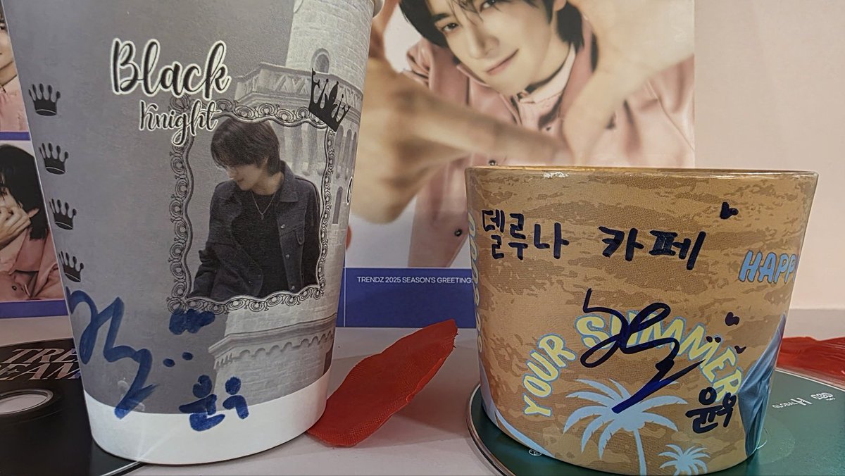 cafe_delLuna's tweet photo. 생일카페에 #윤우 🩷 님께서 방문해주셨습니다!! 

바쁘신 와중에도 시간 내어 델루나에 방문해주신 윤우님께 감사드립니당 ❤️

#BlackKinght_YN #WhiteKnight_YN #HAPPY_YOONWOO_DAY

#트렌드지 #TRENDZ #윤우 #YOONWOO https://t.co/p8Y91FAa05