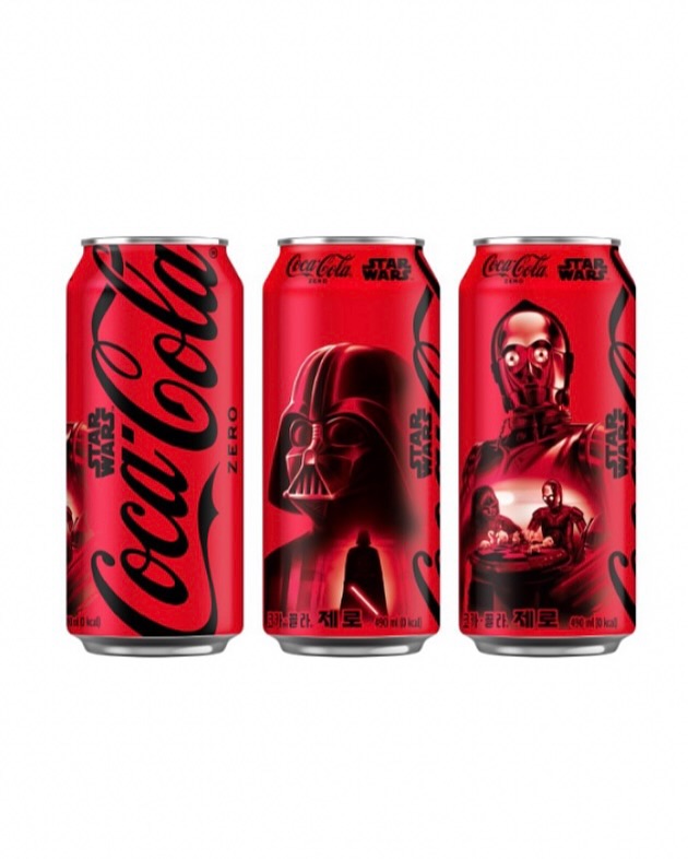 코카-콜라 코리아 X 스타워즈 콜라보 협업 <스타워즈 코카콜라 캔> 리미티드(한정판) 에디션 국내 출시 #StarWars

🌟종류: 만달로리안(딘자린), 오비완 케노비, 다스베이더, C-3PO(쓰리피오)
🗓️출시: 2025년 9월
✅편의점, 온라인 등 판매 예정

🔗instagram.com/p/DN4NdcaE62q/
🔗n.news.naver.com/mnews/article/…