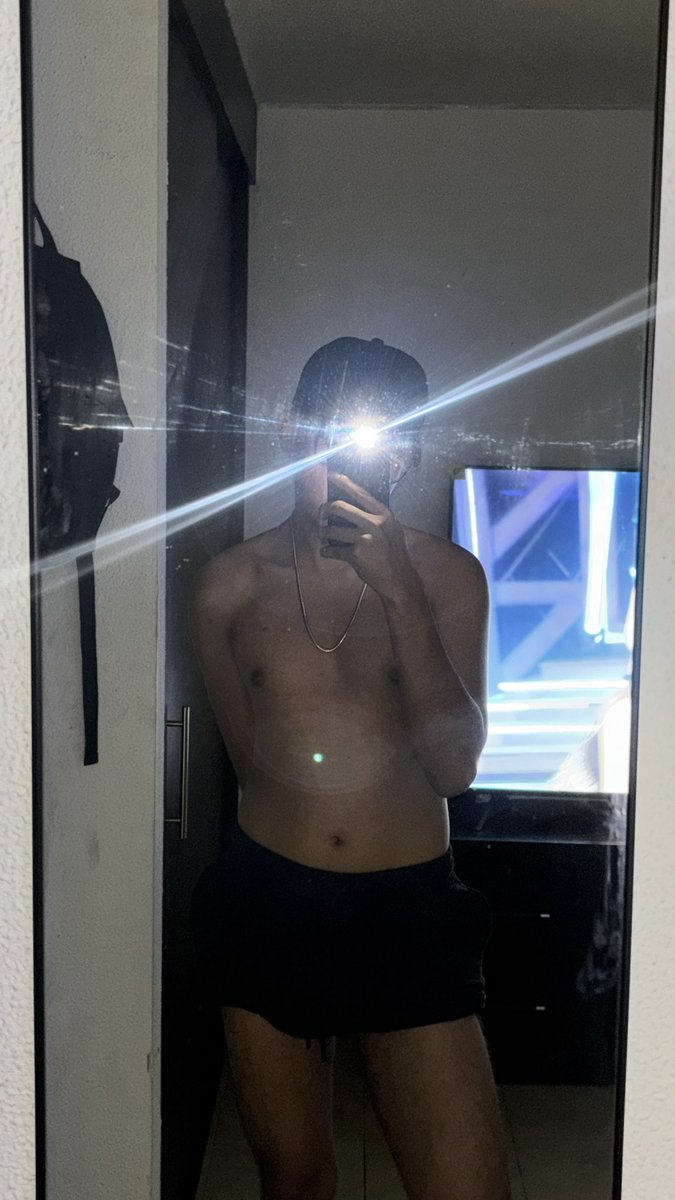 DavidSixtos19's tweet photo. 🌚 https://t.co/5exi25FnGw
