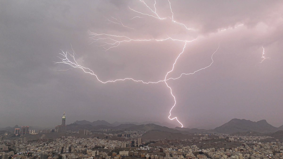 لوحة فنية طبيعية لأم القرى #مكة_المكرمة ⚡️ 
" الصورة قمت بالتقاطها السبت الماضي " 📸